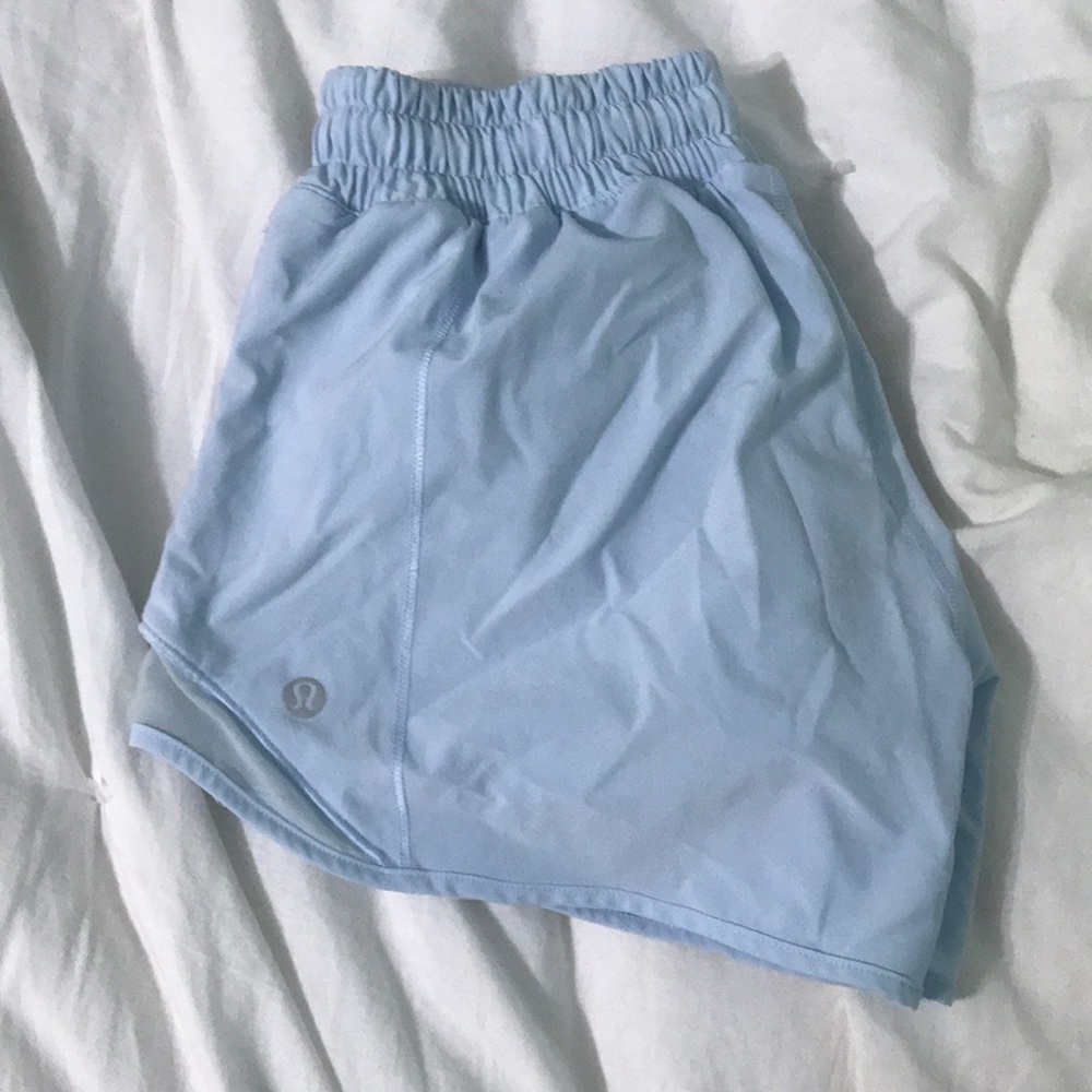 Lululemon Hotty Hot shorts 4”